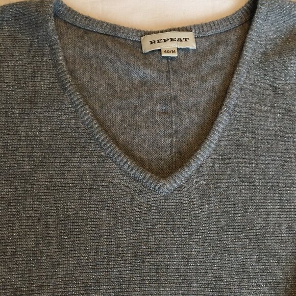 Grey/silver cashmere v-neck by Repeat, s40/M - Picture 3 of 5